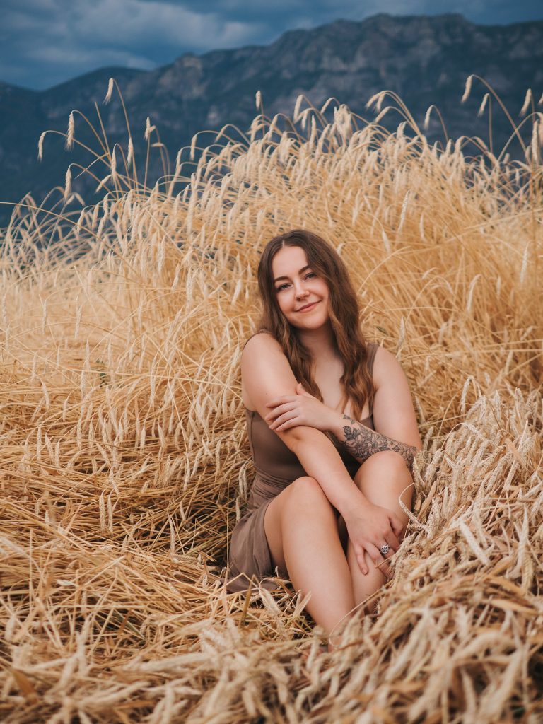 Environmental portrait photos, nature inspired, photography by Lexi Czar